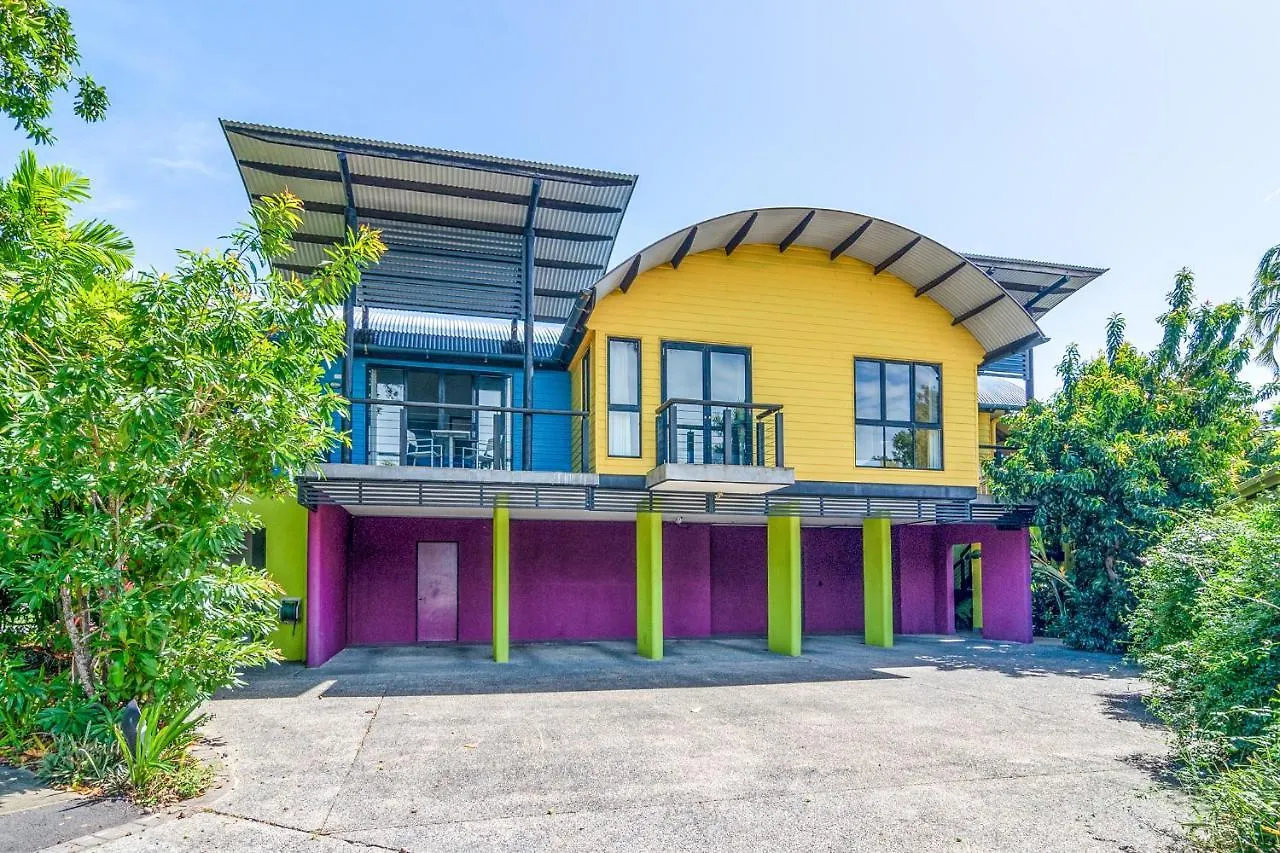 Lägenhetshotell Dreamcatcher Beach-Side Apartments Port Douglas